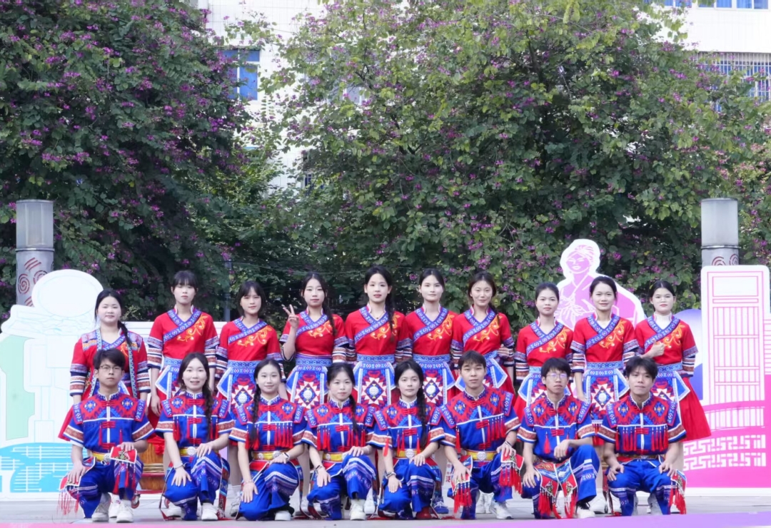 4ce3589007ff49e580cf995550672e19.jpg 4ce3589007ff49e580cf995550672e19.jpg