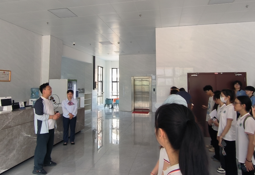 建筑装饰工程技术专业开展实训教学，深化校企协同育人